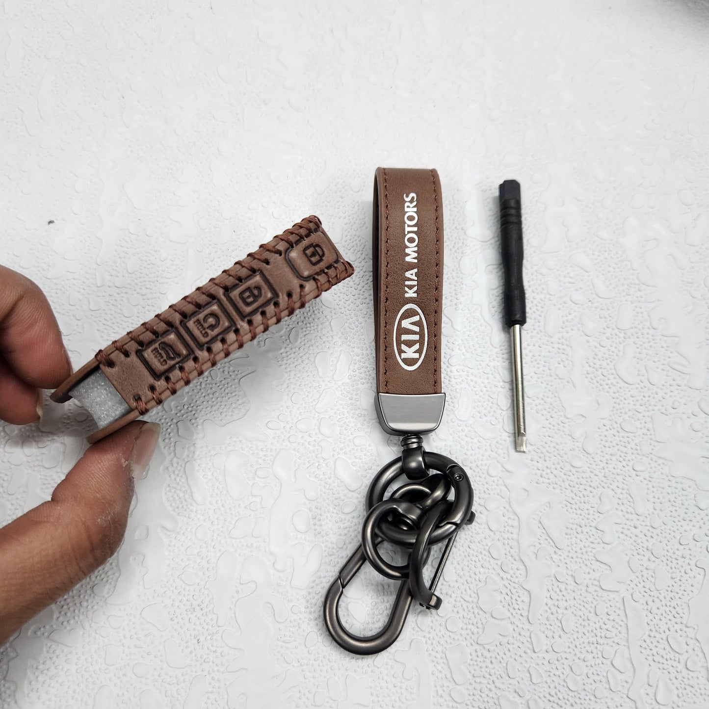 Kia Facelift New 4 Button Key Luxury Handmade Oilwax Leather Keycase with Logo, Caption, Hook, and Chain