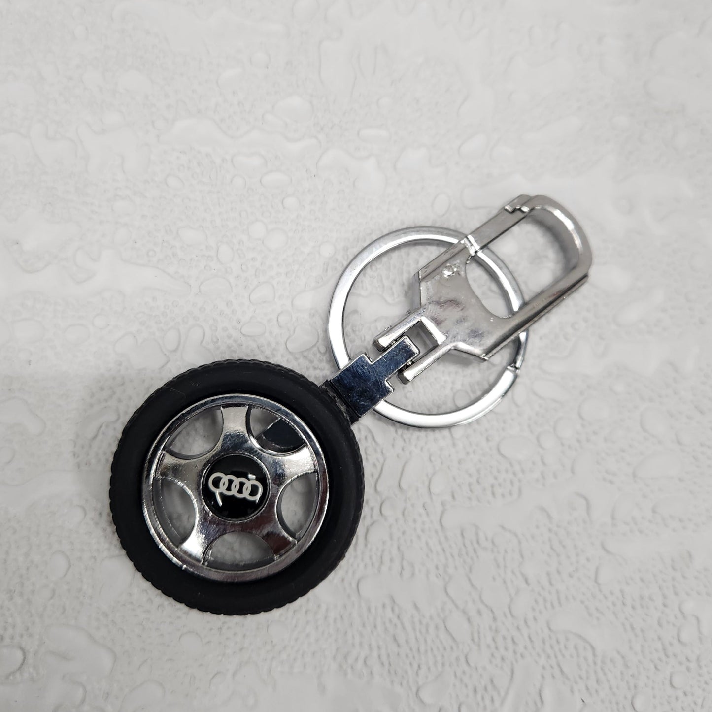 Tyre Wheel Logo Car Keychain