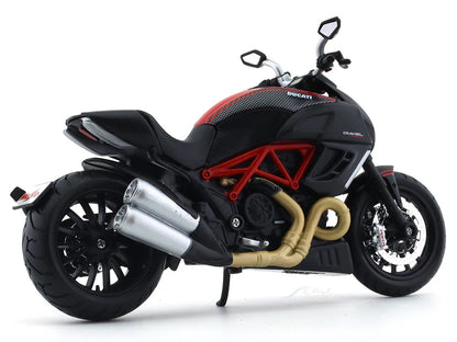 Ducati Diavel Carbon 1:12 Licensed Maisto Diecast Alloy Model Bike