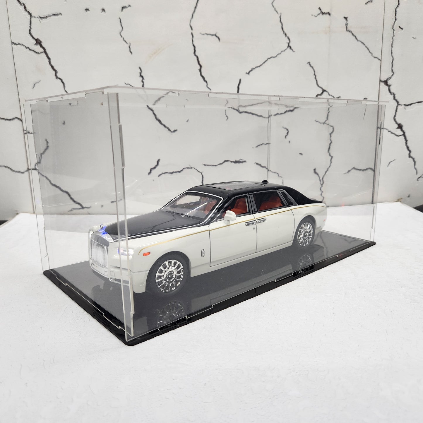Arcylic Case 1:18
