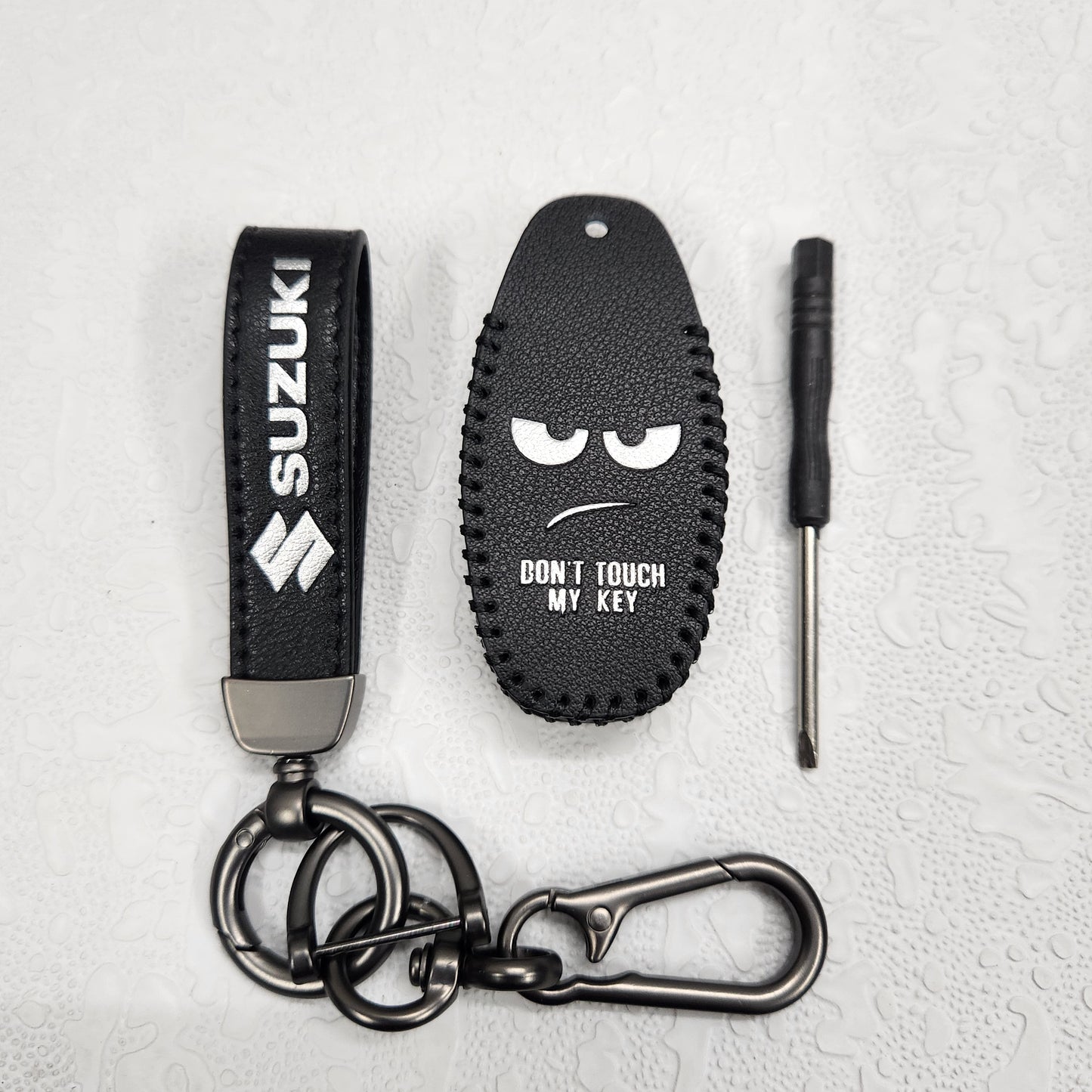 Suzuki Ciaz/Baleno/Scross 3 Button Key Luxury Handmade Oilwax Leather Keycase with Logo, Caption, Hook, and Chain