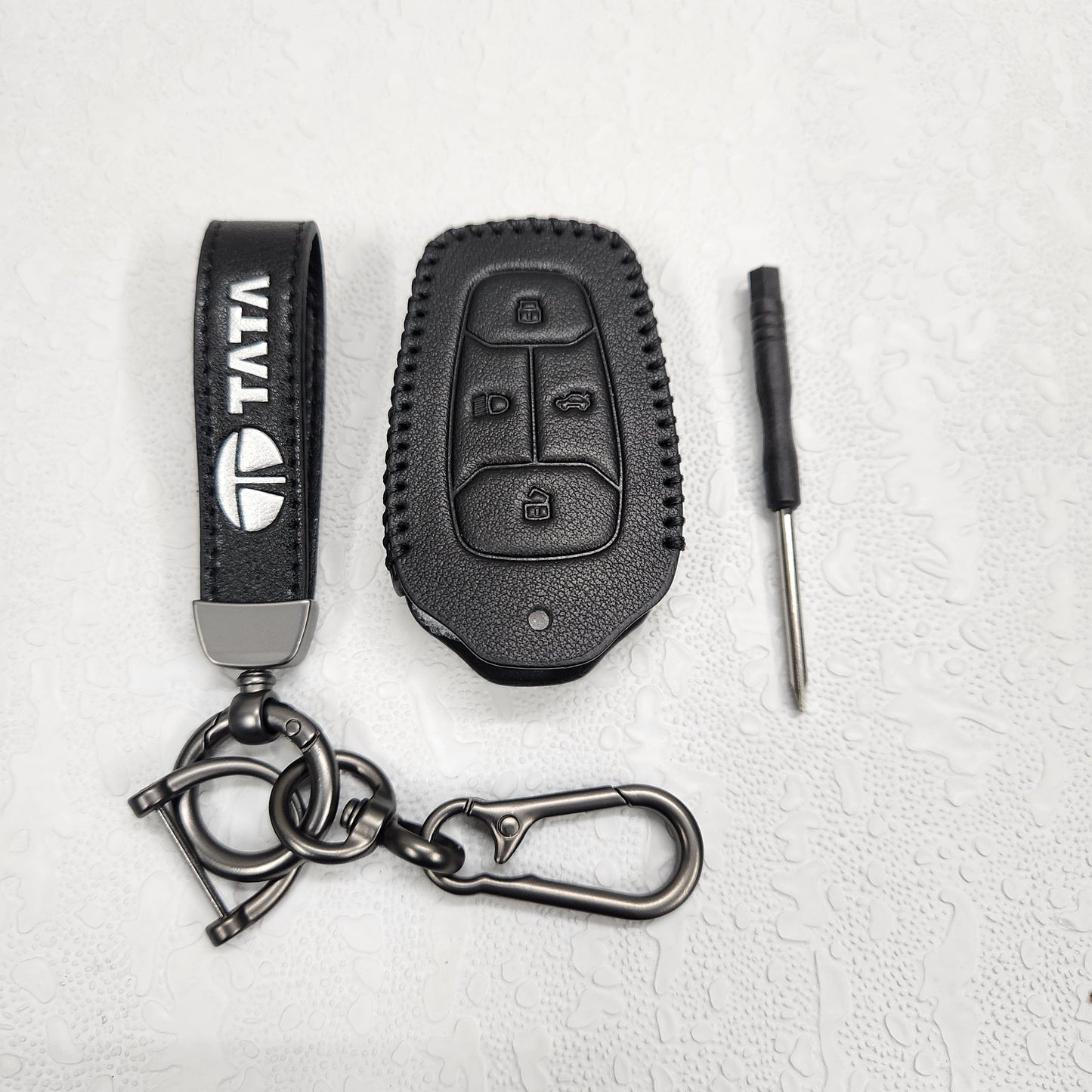 Tata Harrier/Nexon/Safari Luxury Handmade Oilwax Leather Keycase with Logo, Caption, Hook, and Chain
