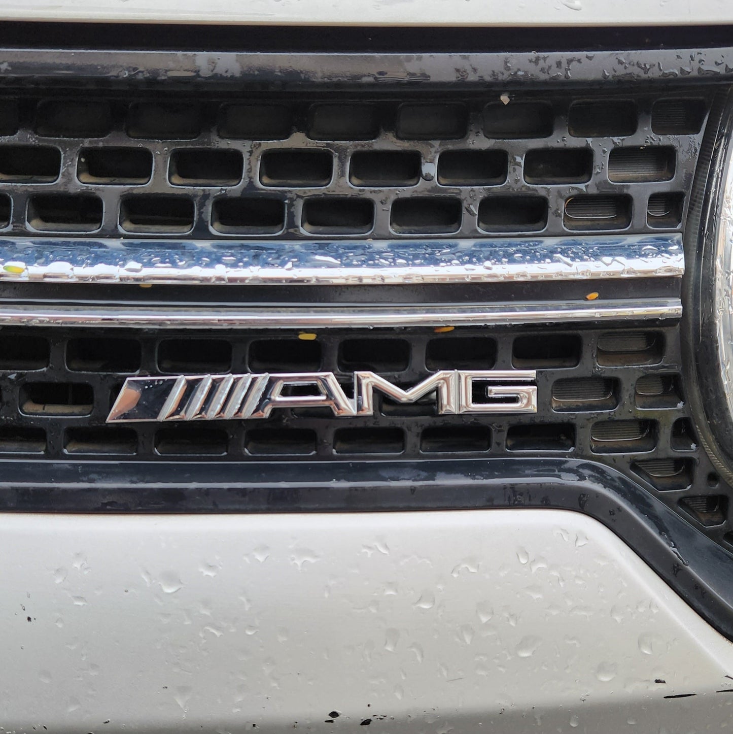 AMG Silver Grille Metal Emblem (15.5 x 1.5 cm)