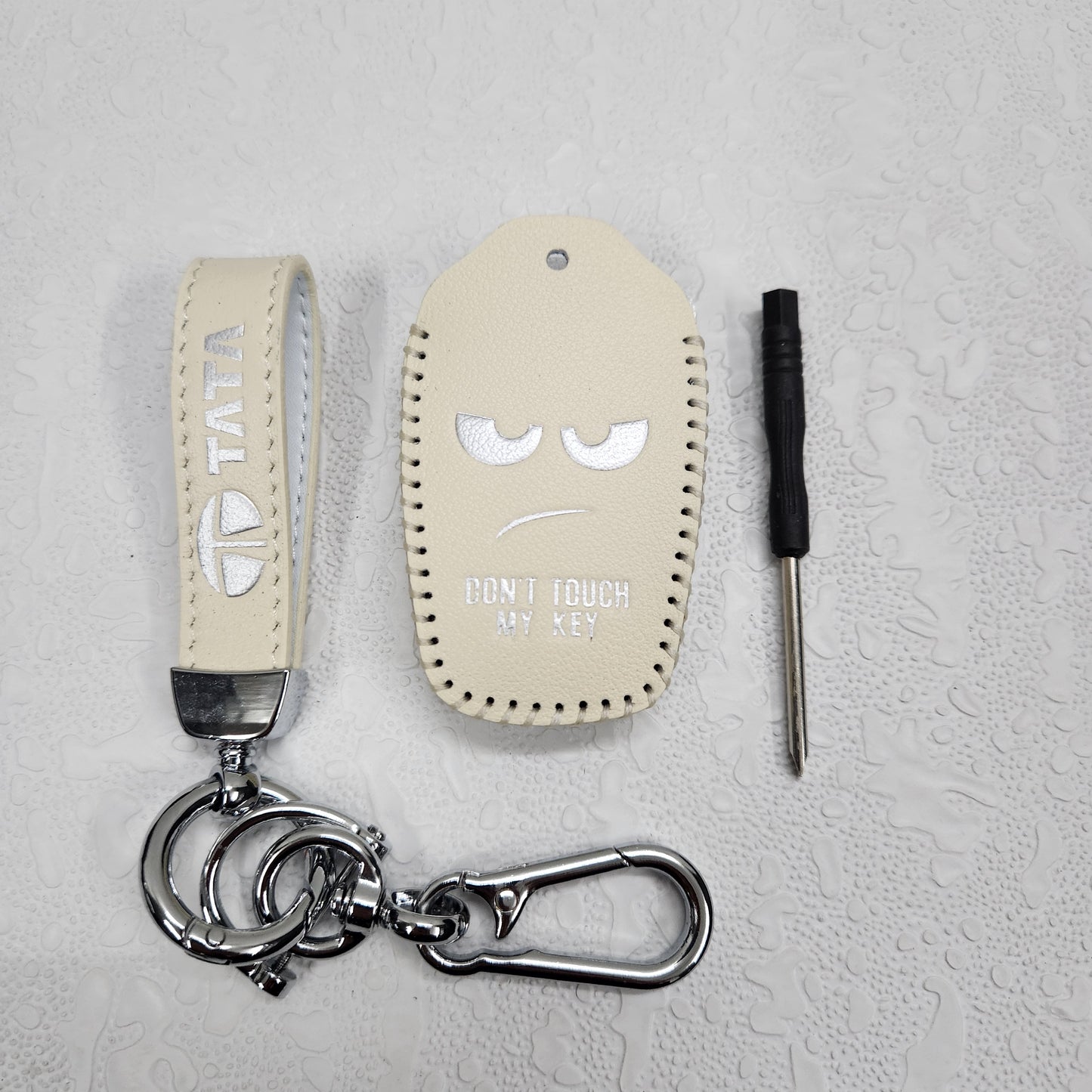 Tata Harrier/Nexon/Safari Luxury Handmade Oilwax Leather Keycase with Logo, Caption, Hook, and Chain