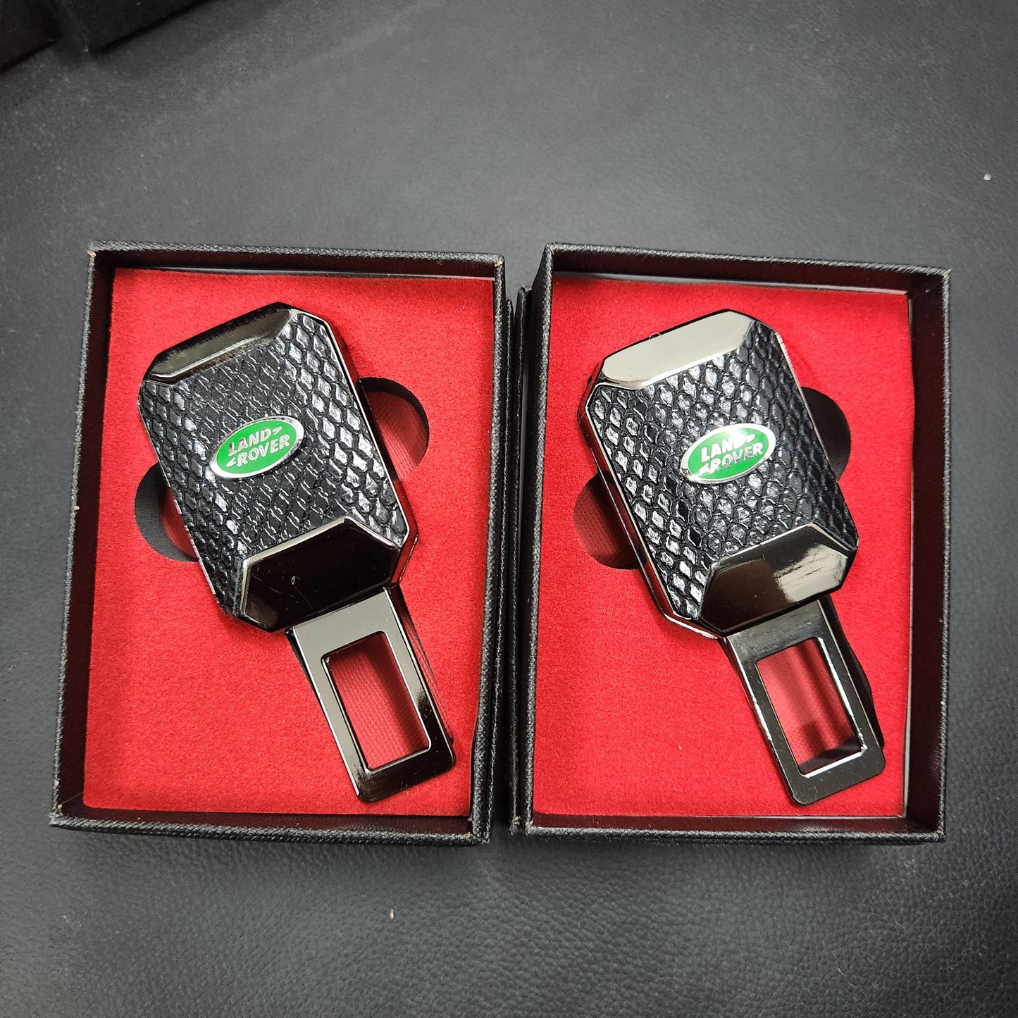 2 Pcs, Carbon Fiber Metal 2in1 Buckle & Holder With Logo
